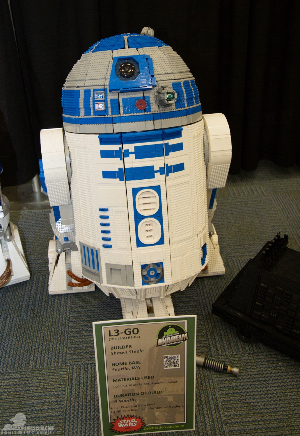 Star-Wars-Celebration-Anaheim-2015-R2-Builders-057.jpg