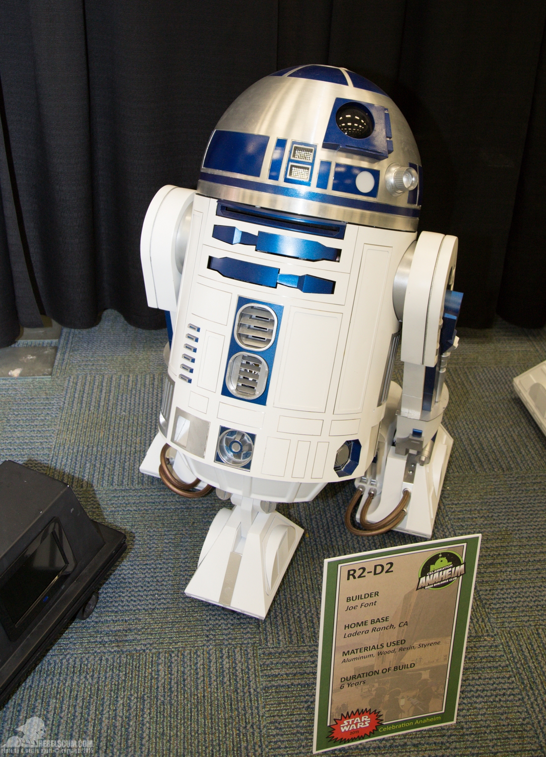 Star-Wars-Celebration-Anaheim-2015-R2-Builders-061.jpg