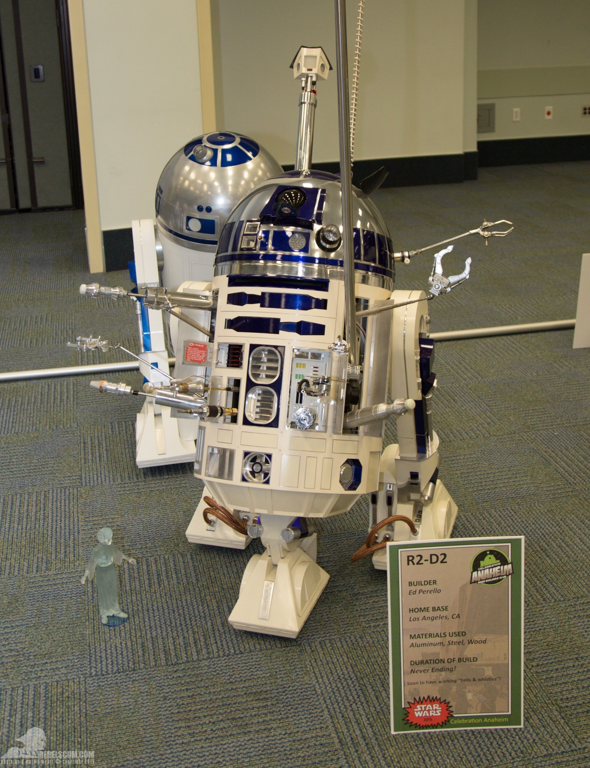 Star-Wars-Celebration-Anaheim-2015-R2-Builders-070.jpg