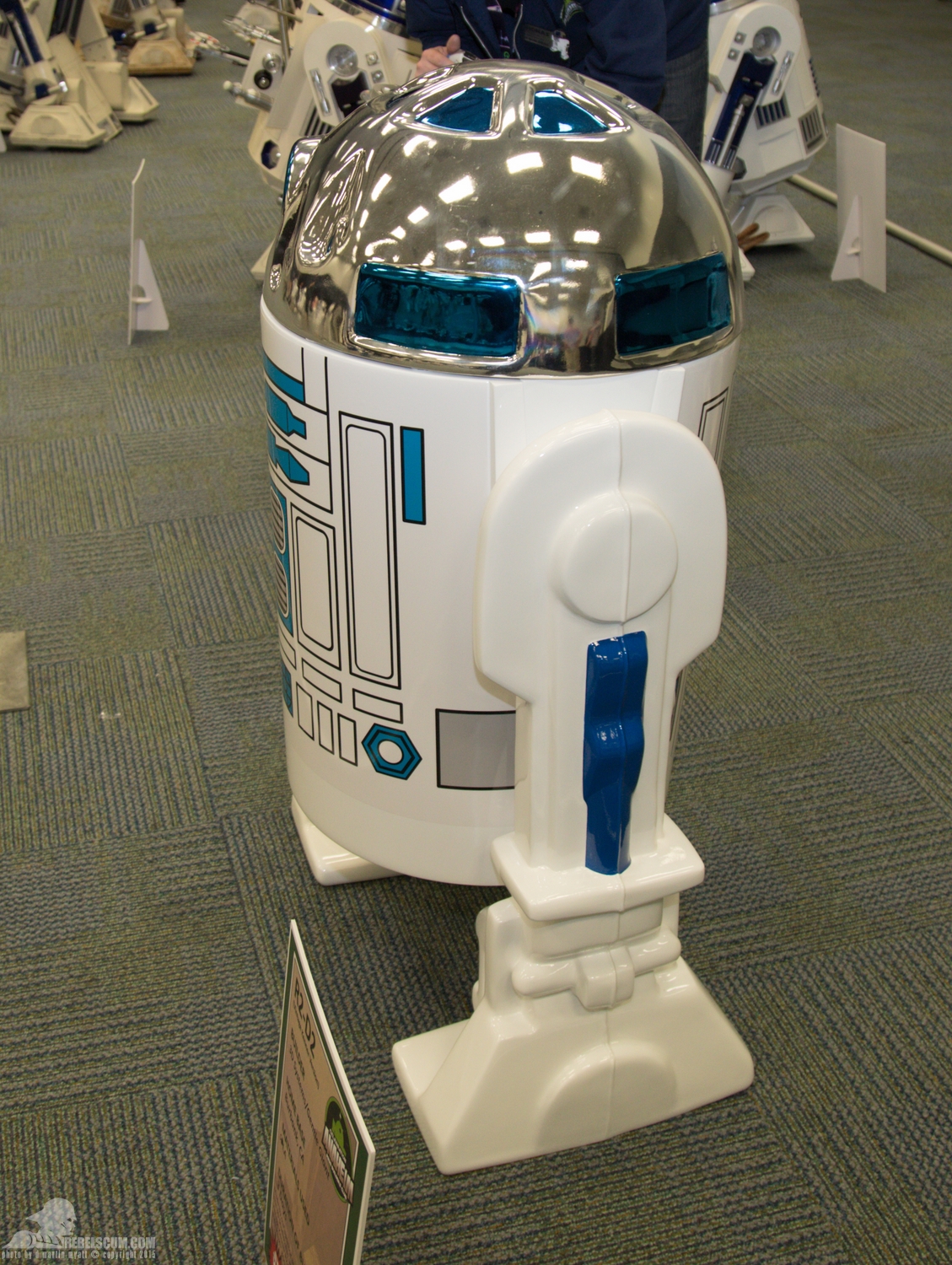 Star-Wars-Celebration-Anaheim-2015-R2-Builders-075.jpg