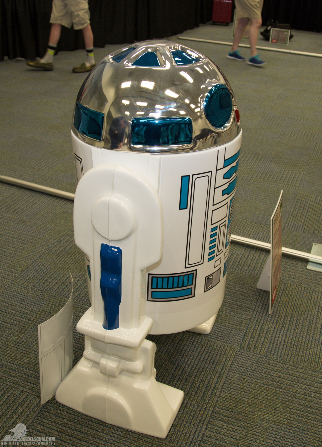 Star-Wars-Celebration-Anaheim-2015-R2-Builders-076.jpg