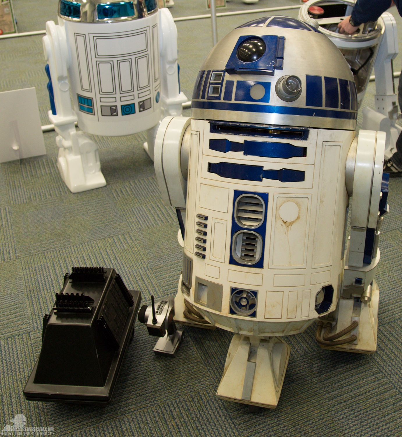 Star-Wars-Celebration-Anaheim-2015-R2-Builders-078.jpg