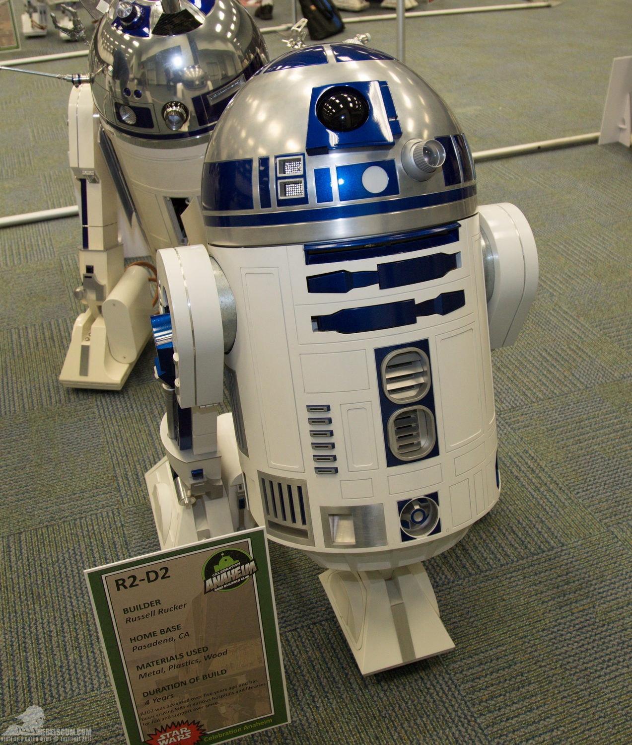 Star-Wars-Celebration-Anaheim-2015-R2-Builders-079.jpg