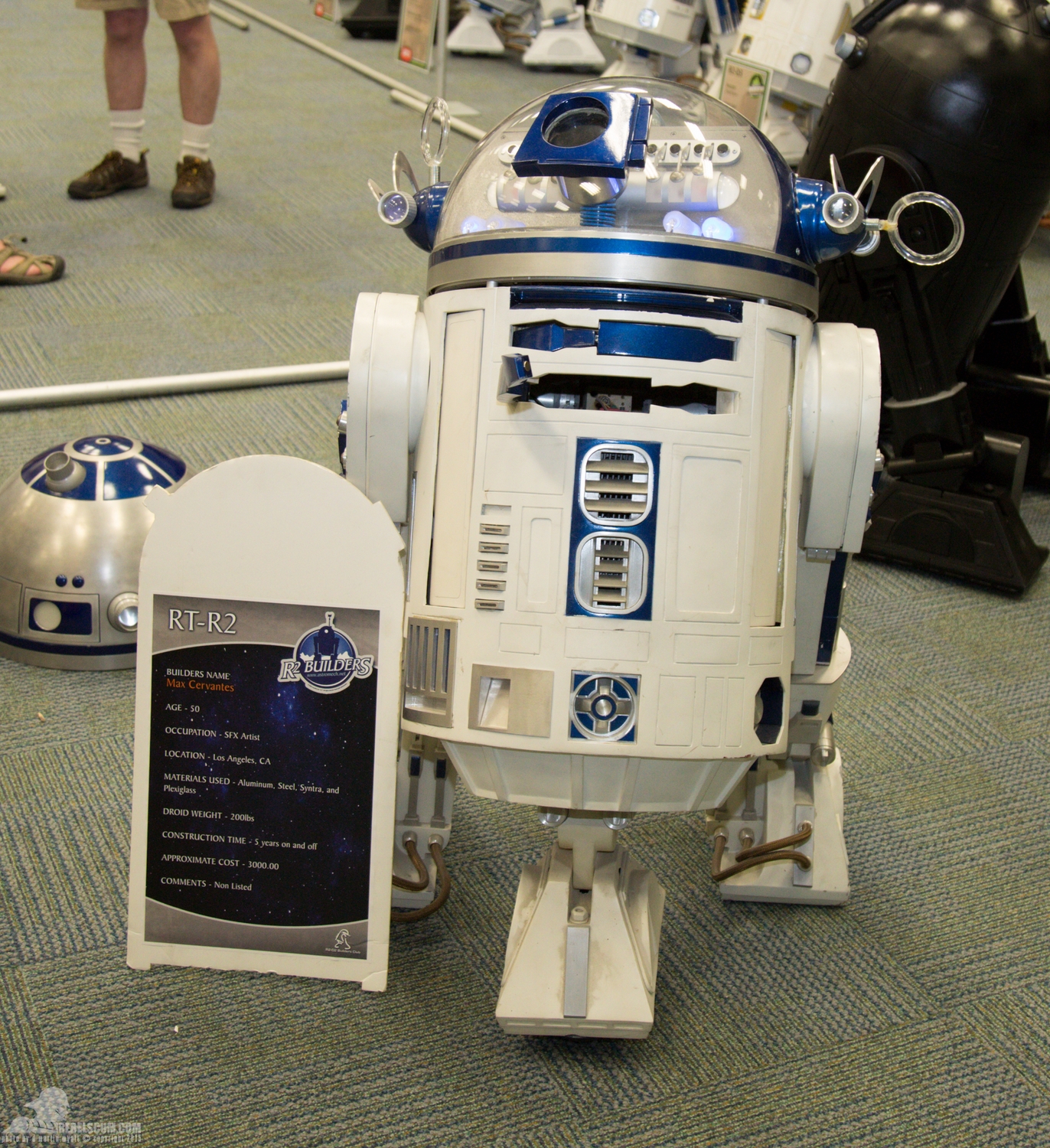 Star-Wars-Celebration-Anaheim-2015-R2-Builders-082.jpg