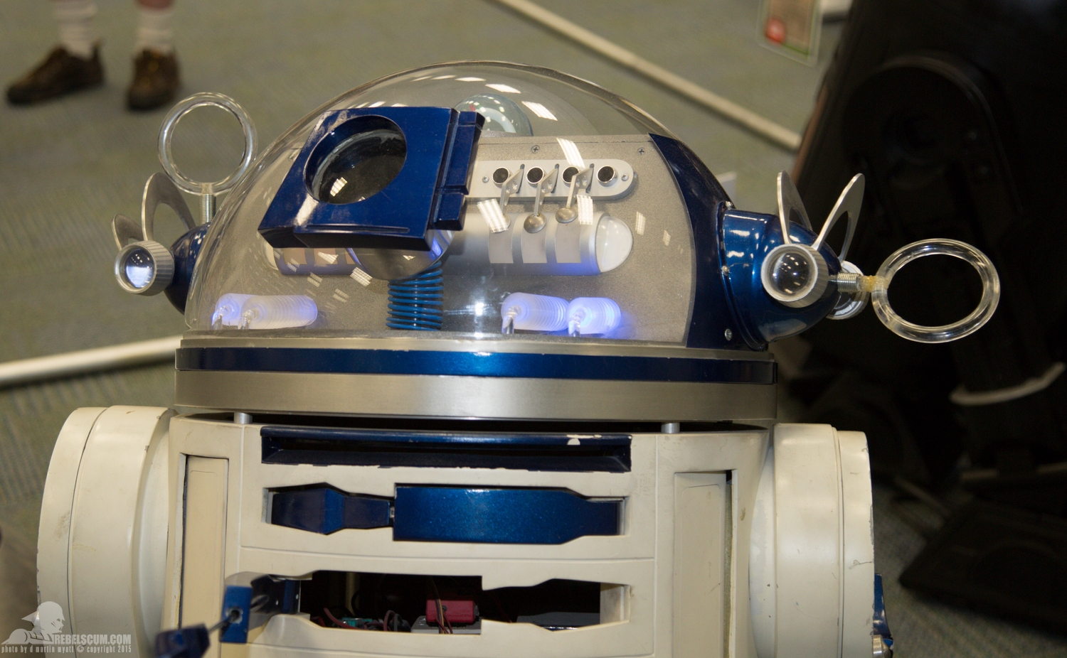 Star-Wars-Celebration-Anaheim-2015-R2-Builders-083.jpg