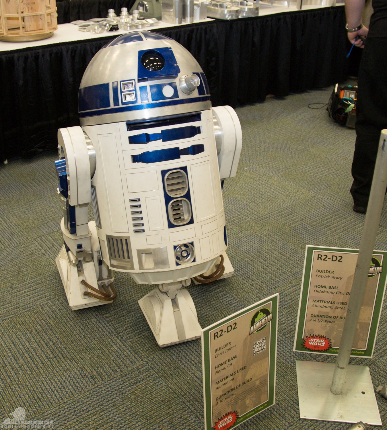 Star-Wars-Celebration-Anaheim-2015-R2-Builders-088.jpg