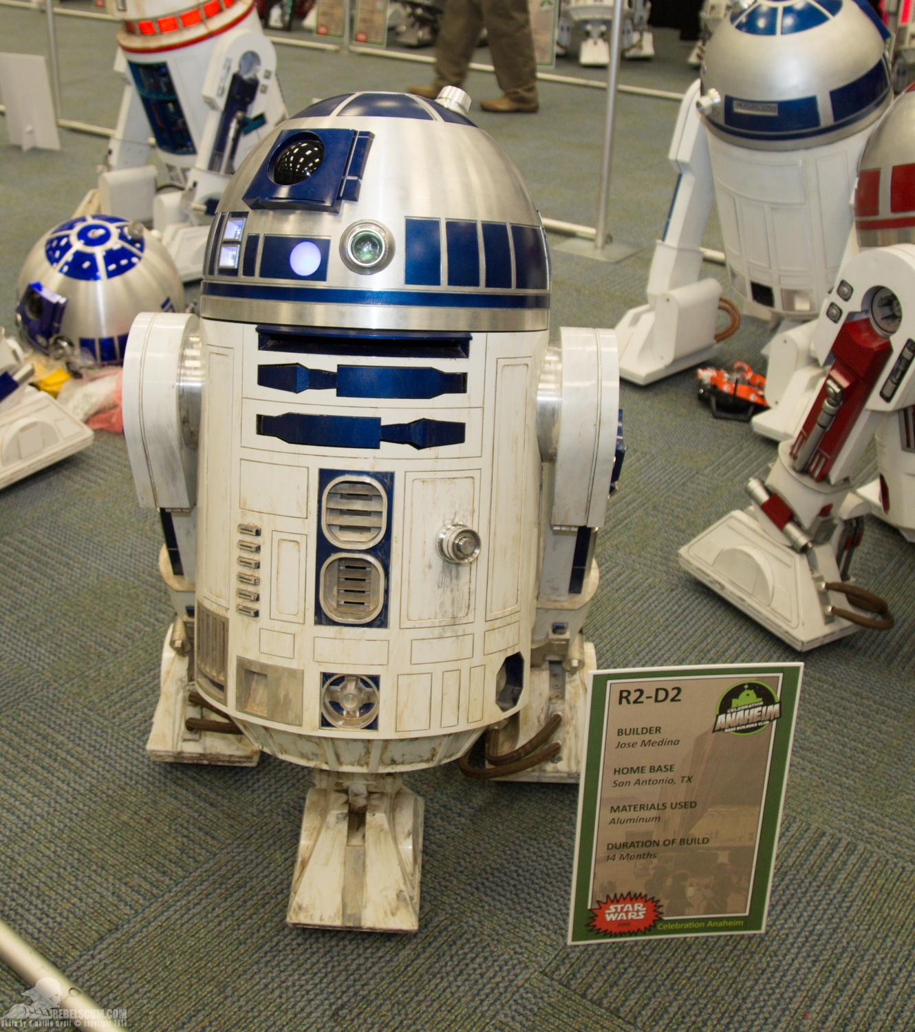 Star-Wars-Celebration-Anaheim-2015-R2-Builders-096.jpg