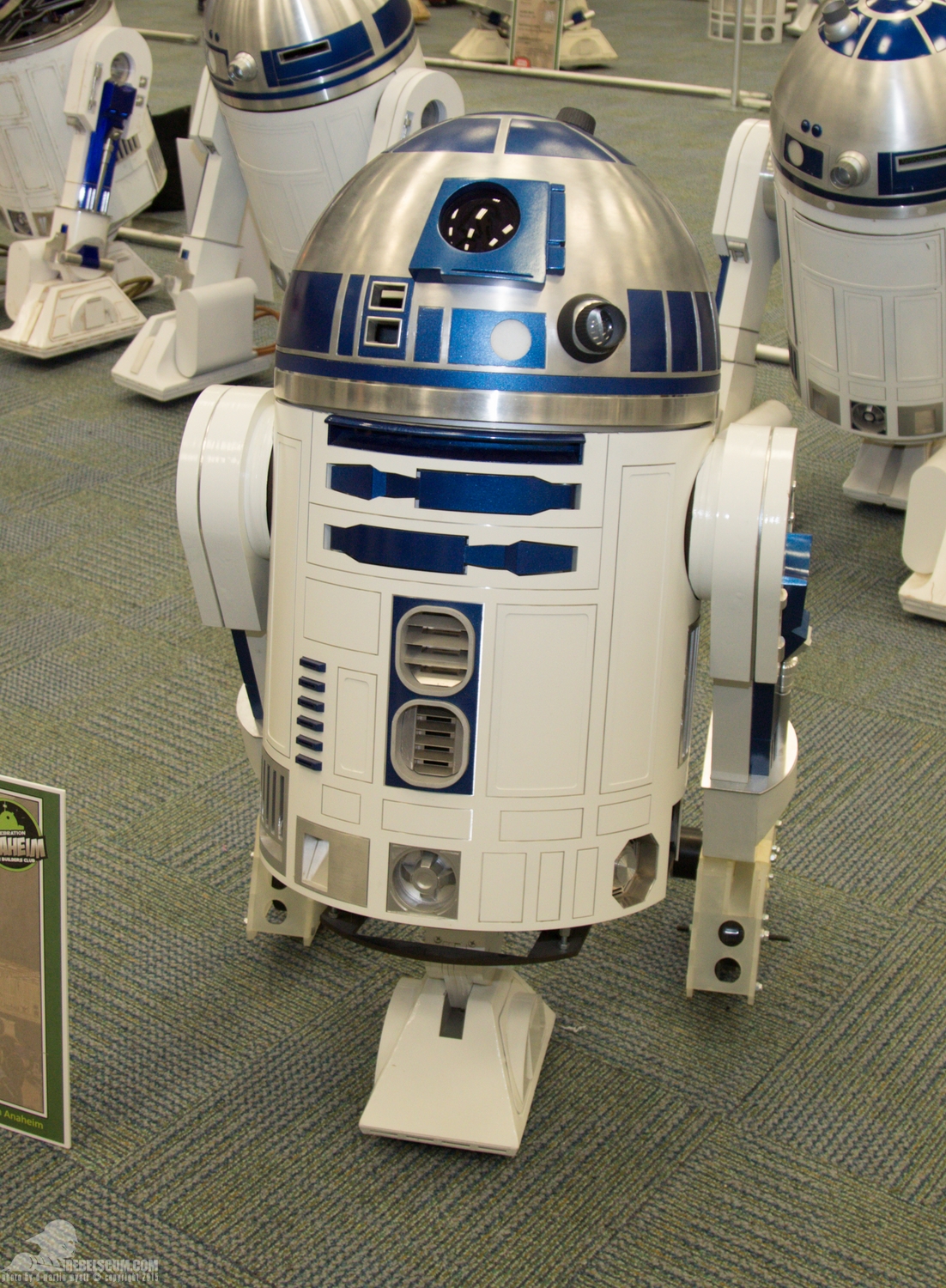 Star-Wars-Celebration-Anaheim-2015-R2-Builders-100.jpg