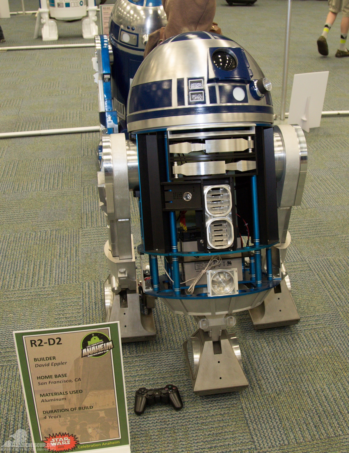 Star-Wars-Celebration-Anaheim-2015-R2-Builders-101.jpg