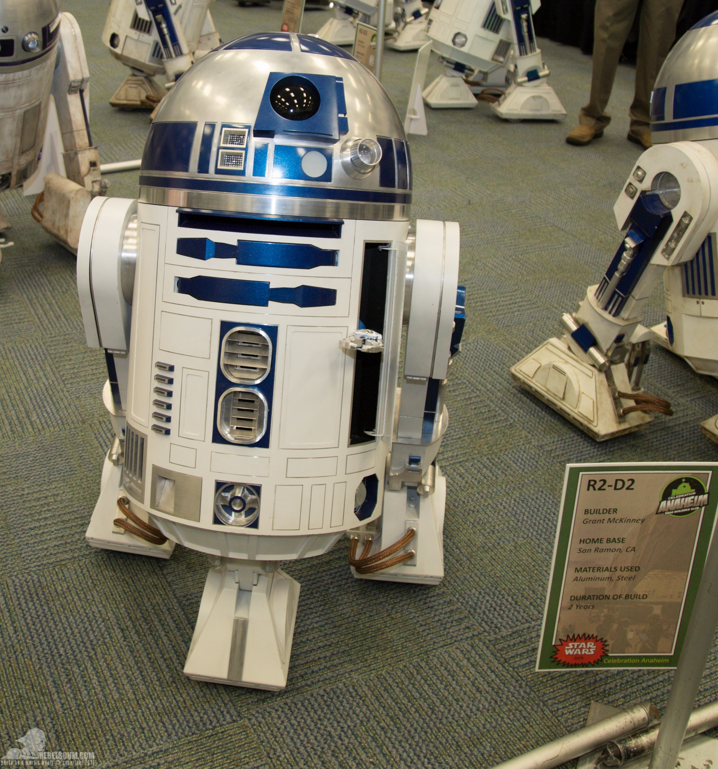 Star-Wars-Celebration-Anaheim-2015-R2-Builders-104.jpg