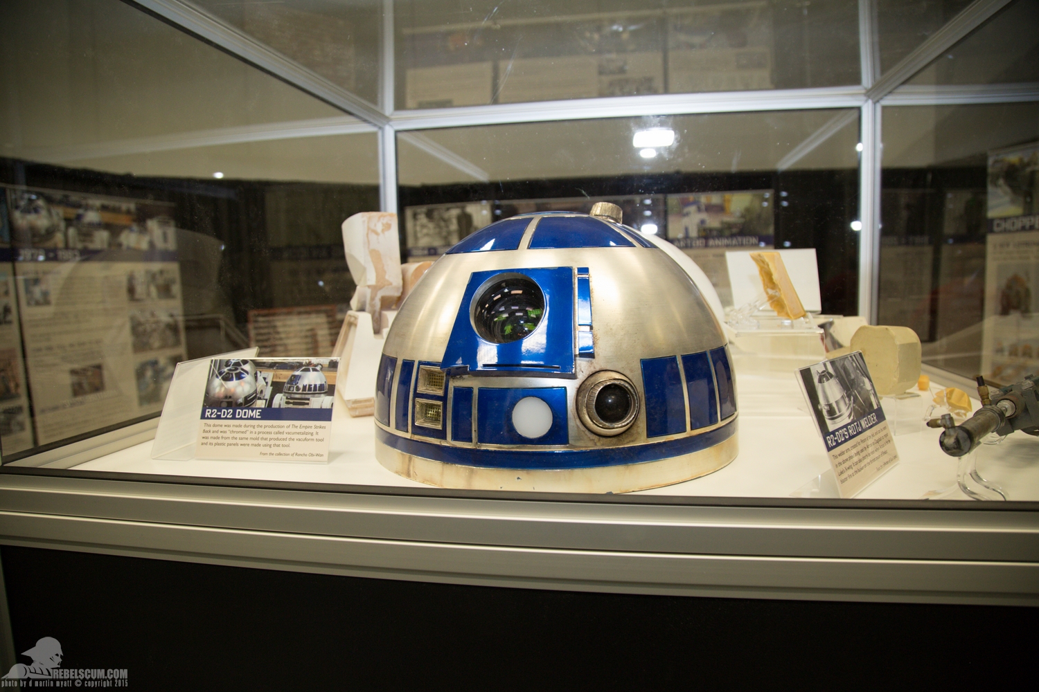 Star-Wars-Celebration-Anaheim-2015-R2-Builders-140.jpg