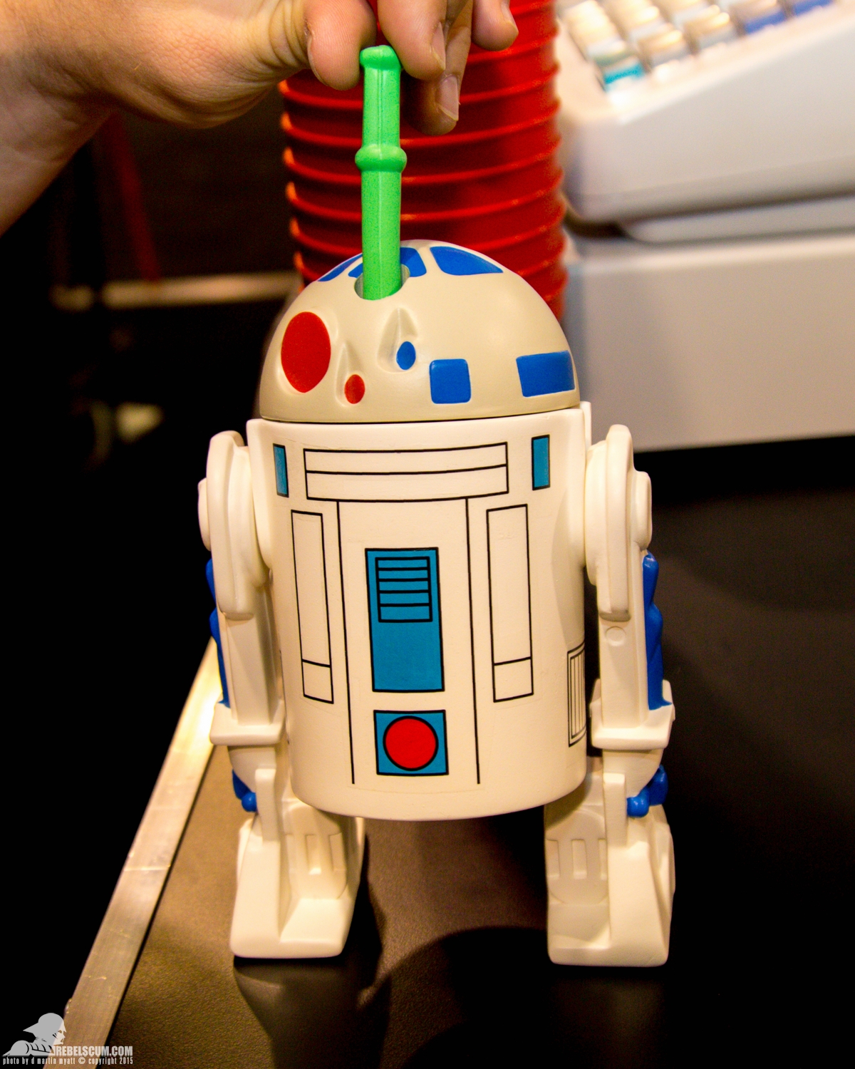 Star-Wars-Celebration-Anaheim-2015-Gentle-Giant-Droids-R2-D2-002.jpg