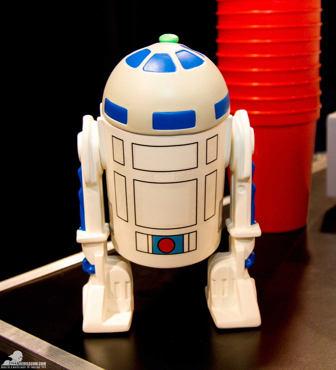 Star-Wars-Celebration-Anaheim-2015-Gentle-Giant-Droids-R2-D2-003.jpg