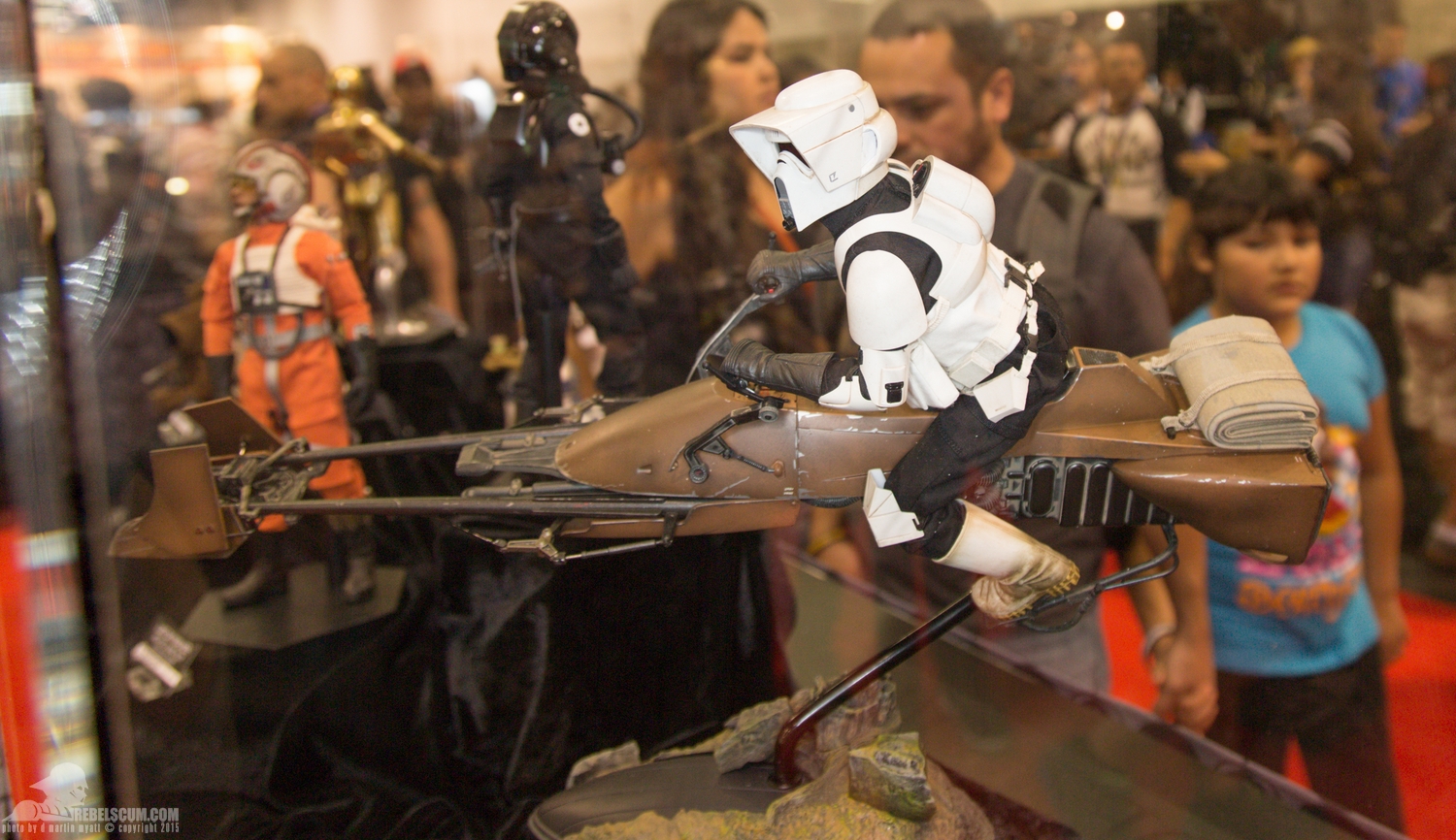 Star-Wars-Celebration-Anaheim-2015-Sideshow-Collectibles-044.jpg