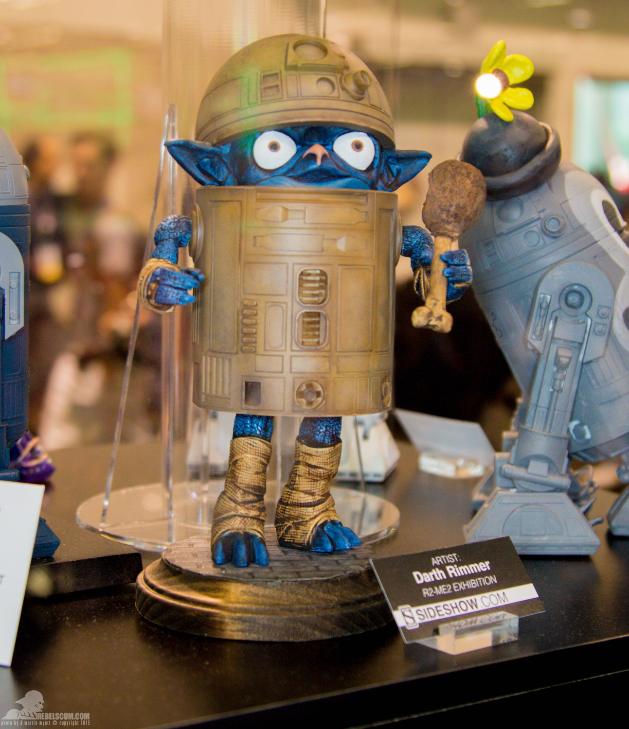 Star-Wars-Celebration-Anaheim-2015-Sideshow-R2-Me2-Exhibit-005.jpg