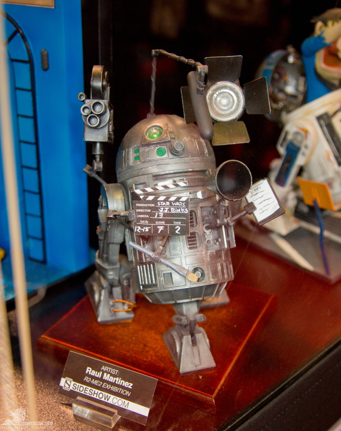 Star-Wars-Celebration-Anaheim-2015-Sideshow-R2-Me2-Exhibit-006.jpg