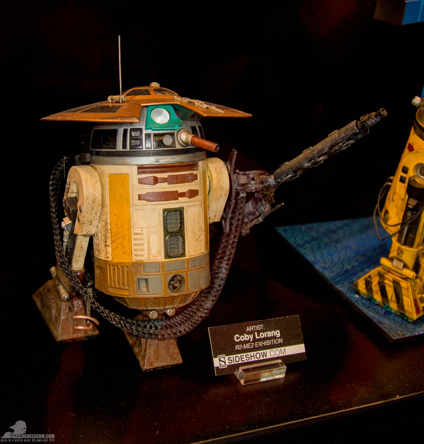 Star-Wars-Celebration-Anaheim-2015-Sideshow-R2-Me2-Exhibit-015.jpg