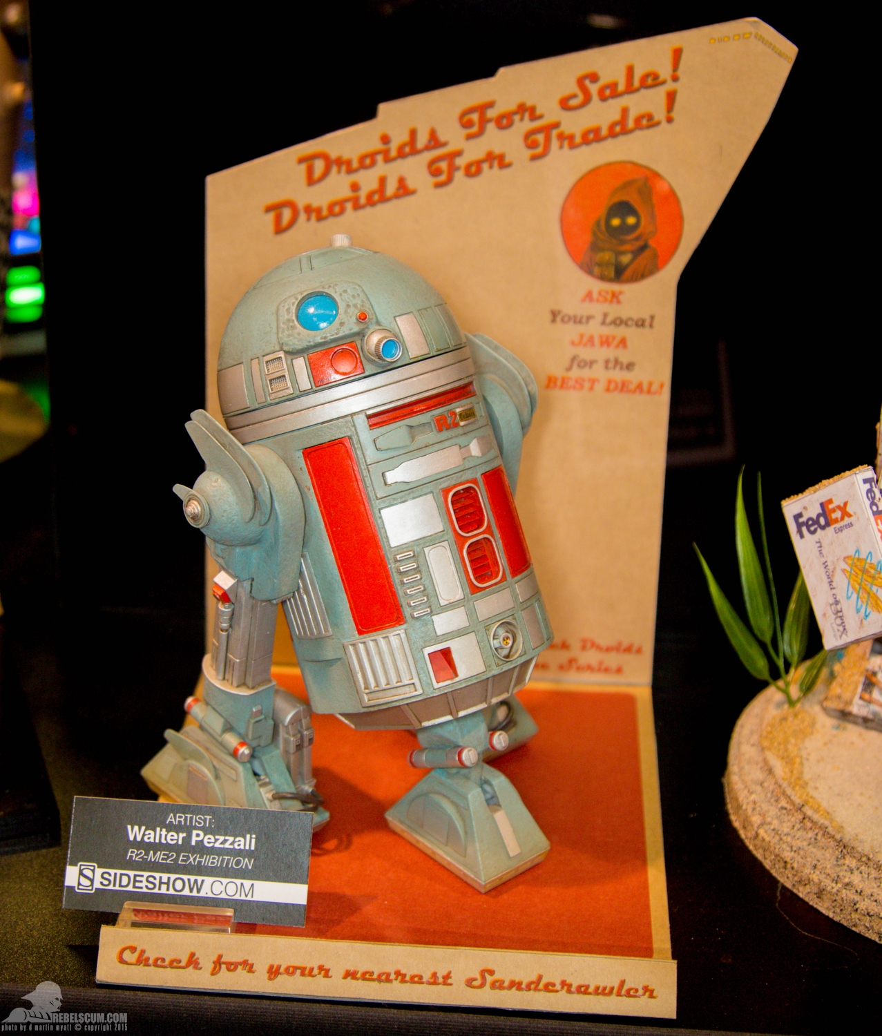 Star-Wars-Celebration-Anaheim-2015-Sideshow-R2-Me2-Exhibit-018.jpg