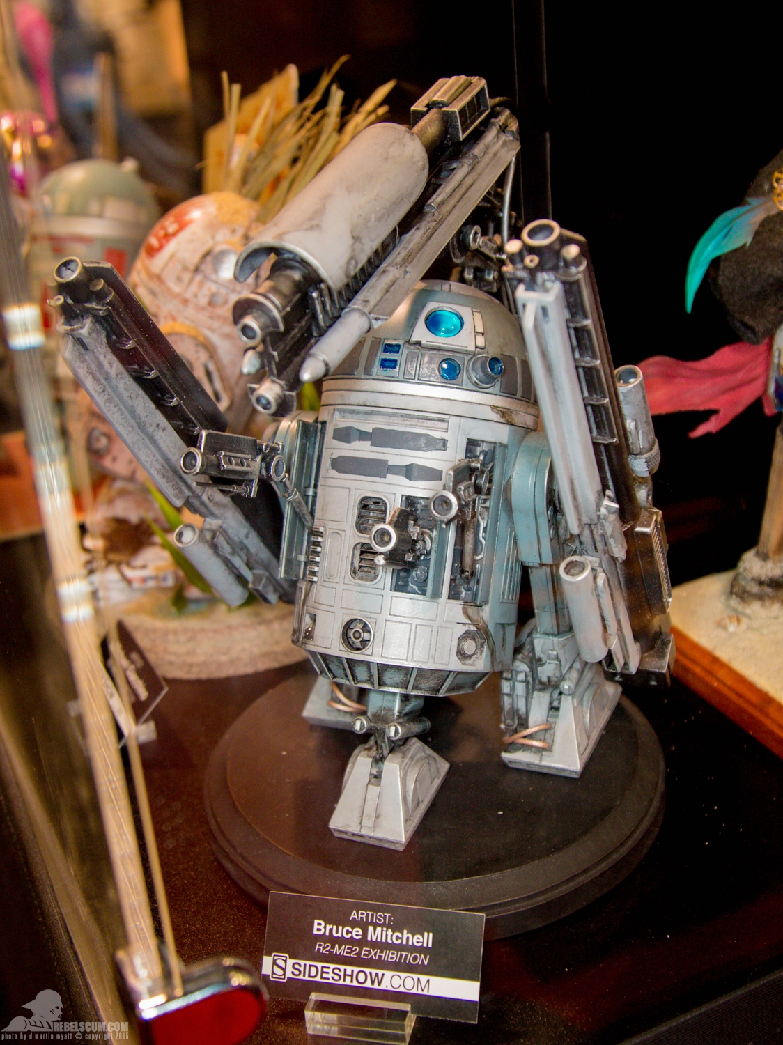 Star-Wars-Celebration-Anaheim-2015-Sideshow-R2-Me2-Exhibit-020.jpg