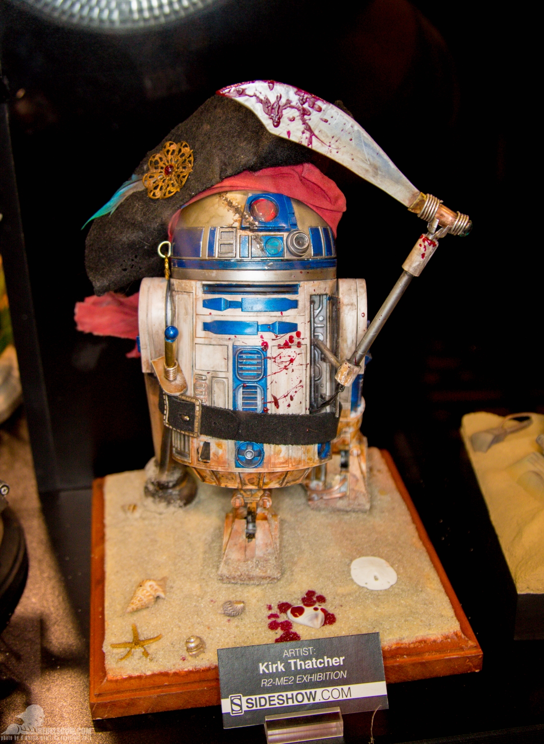 Star-Wars-Celebration-Anaheim-2015-Sideshow-R2-Me2-Exhibit-021.jpg