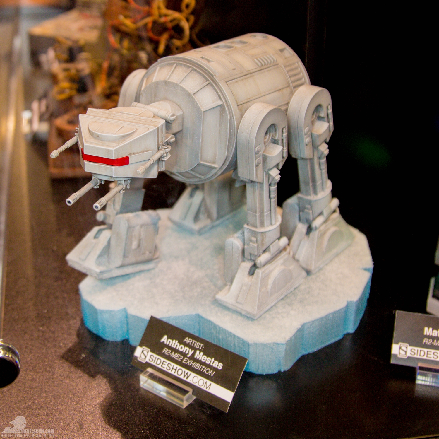 Star-Wars-Celebration-Anaheim-2015-Sideshow-R2-Me2-Exhibit-026.jpg