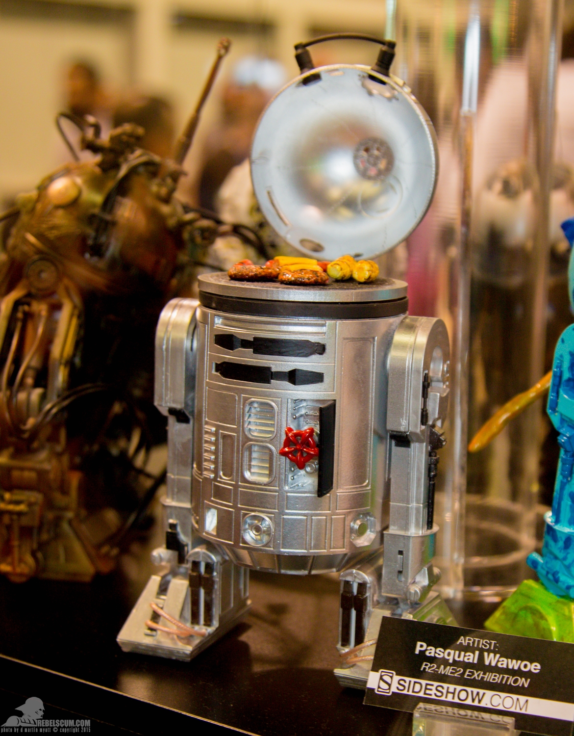 Star-Wars-Celebration-Anaheim-2015-Sideshow-R2-Me2-Exhibit-030.jpg