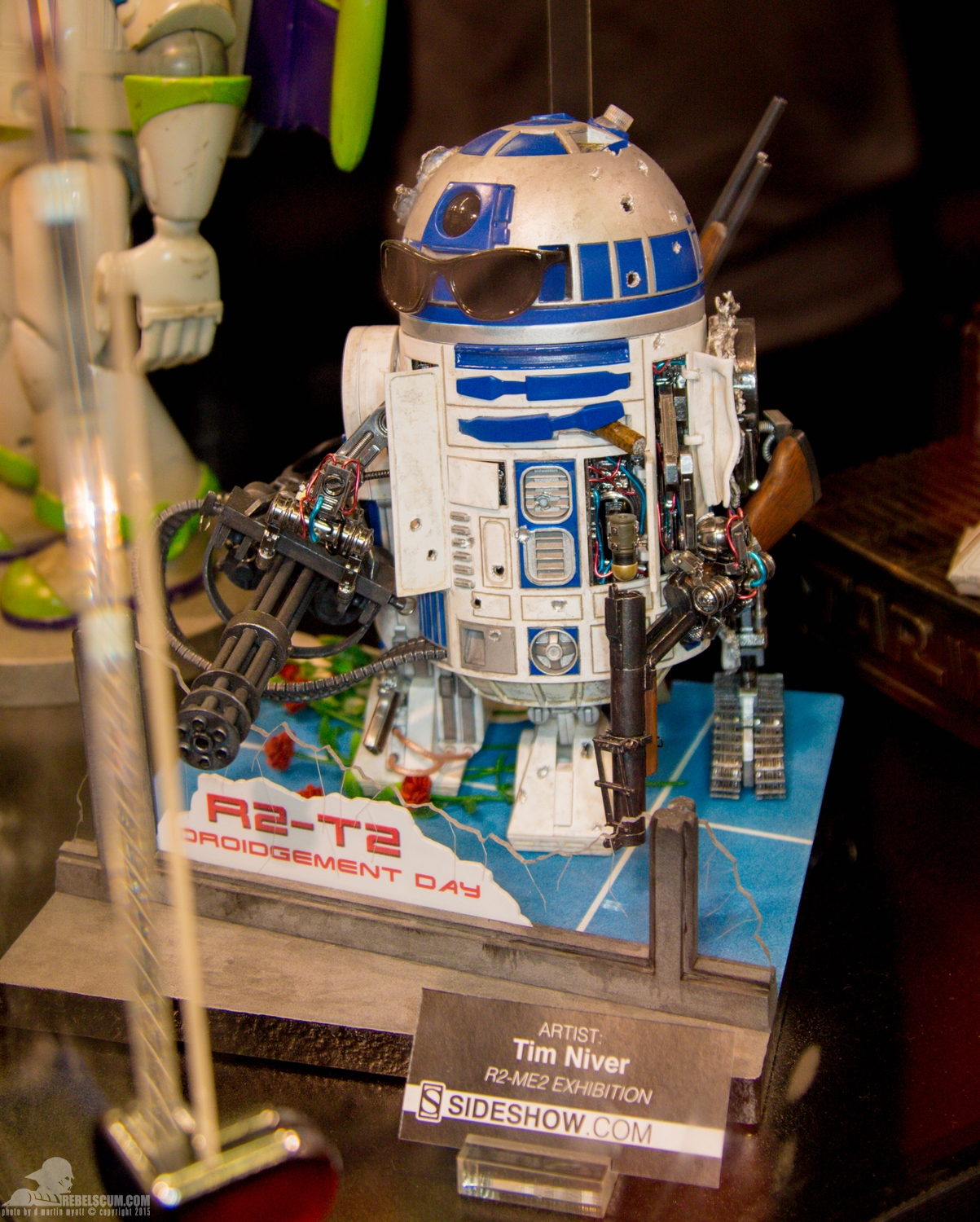 Star-Wars-Celebration-Anaheim-2015-Sideshow-R2-Me2-Exhibit-035.jpg