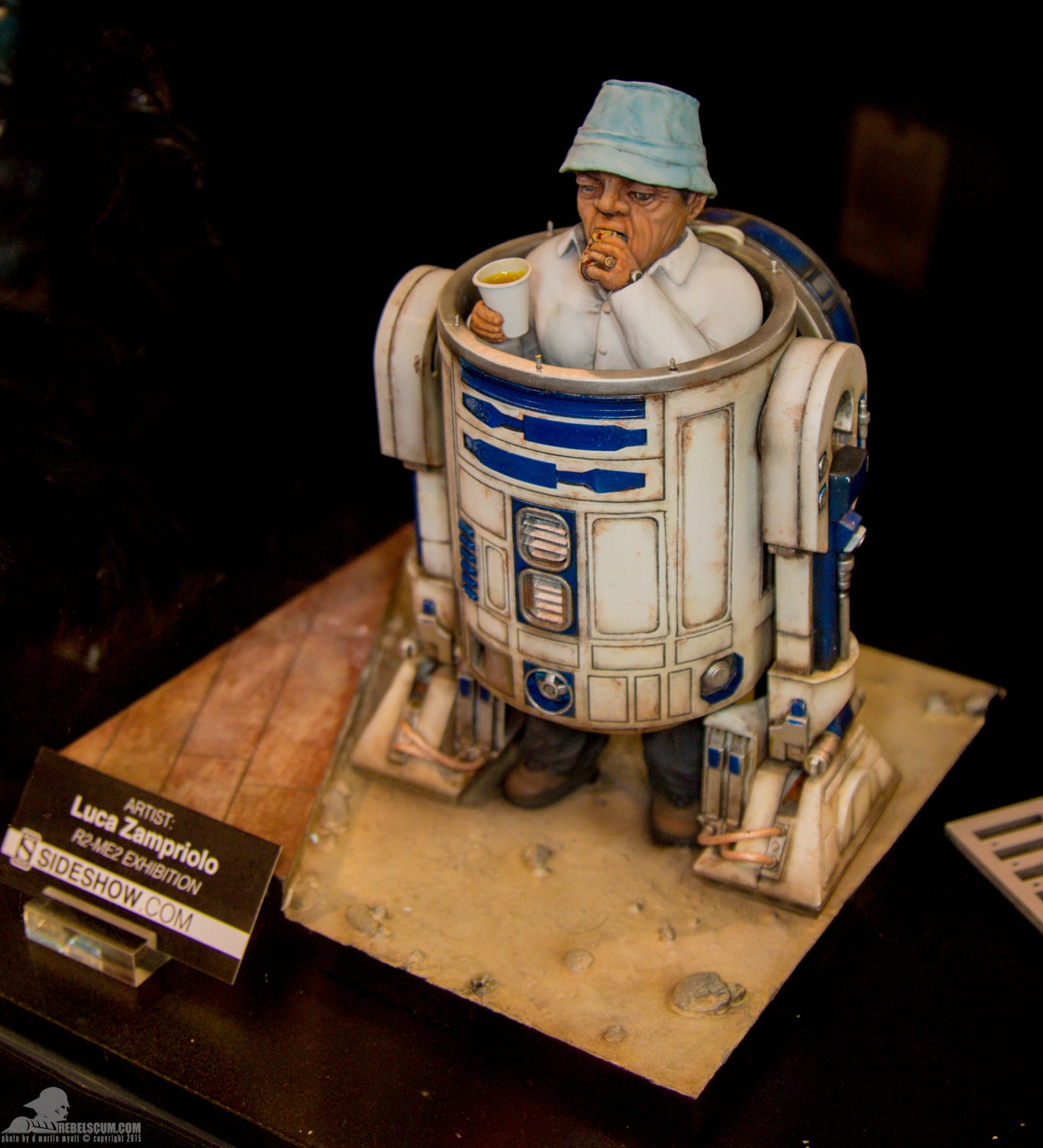 Star-Wars-Celebration-Anaheim-2015-Sideshow-R2-Me2-Exhibit-039.jpg