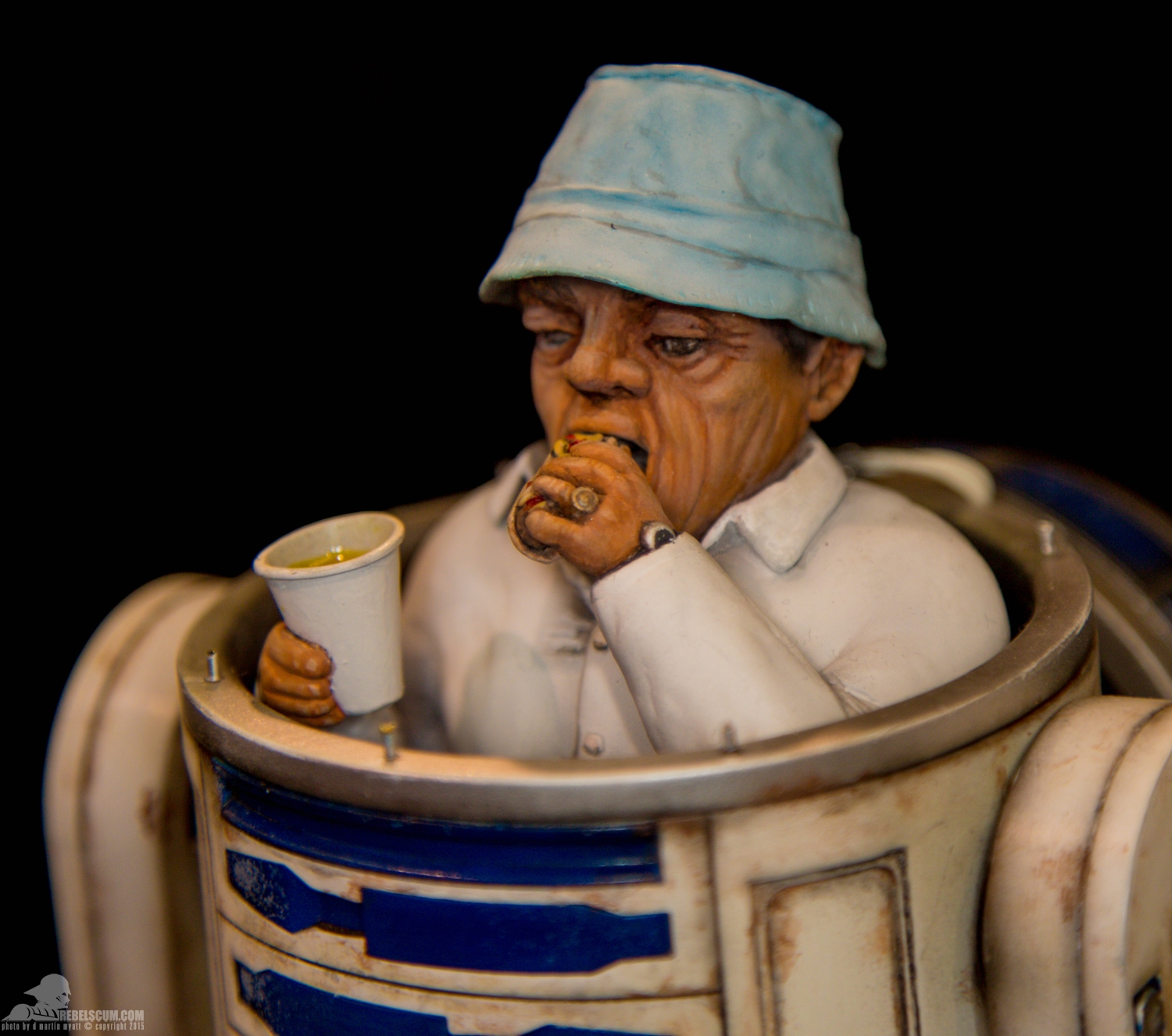 Star-Wars-Celebration-Anaheim-2015-Sideshow-R2-Me2-Exhibit-040.jpg