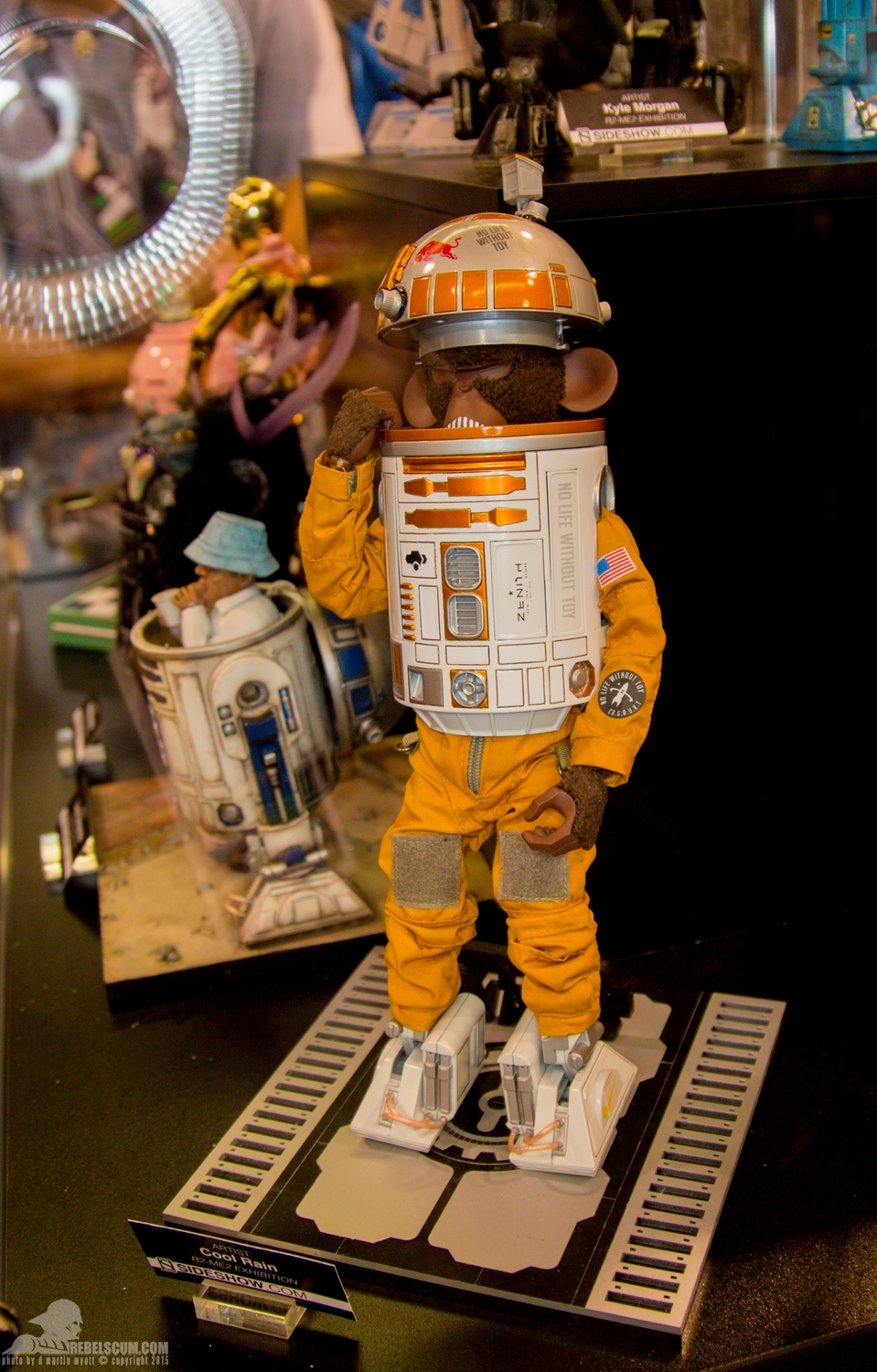 Star-Wars-Celebration-Anaheim-2015-Sideshow-R2-Me2-Exhibit-041.jpg