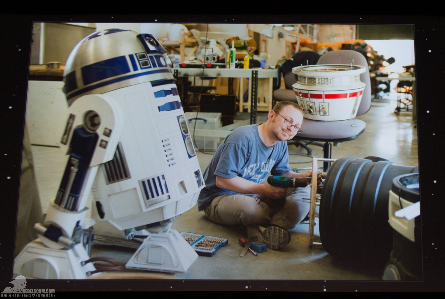 Star-Wars-Celebration-Anaheim-2015-The-Force-Awakens-Trailer-034.jpg