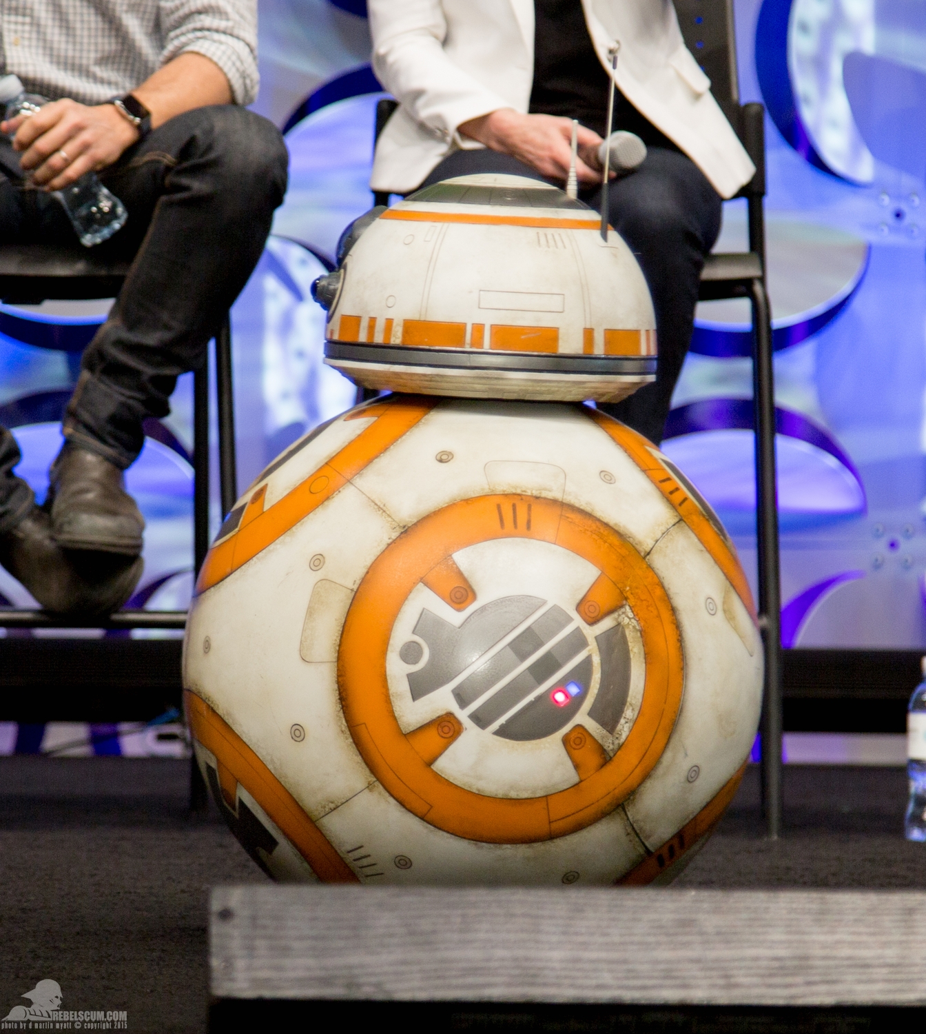 Star-Wars-Celebration-Anaheim-2015-The-Force-Awakens-Trailer-053.jpg