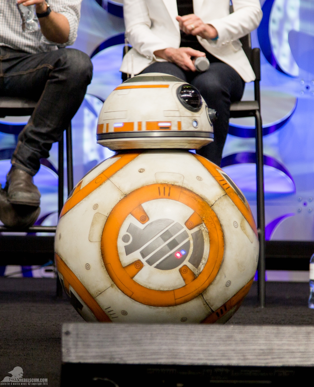 Star-Wars-Celebration-Anaheim-2015-The-Force-Awakens-Trailer-054.jpg