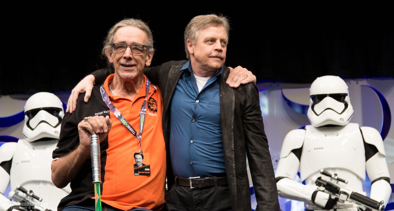 Star-Wars-Celebration-Anaheim-2015-The-Force-Awakens-Trailer-093.jpg