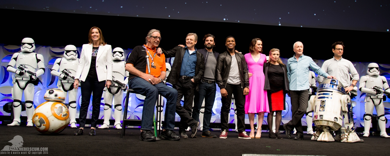 Star-Wars-Celebration-Anaheim-2015-The-Force-Awakens-Trailer-098.jpg