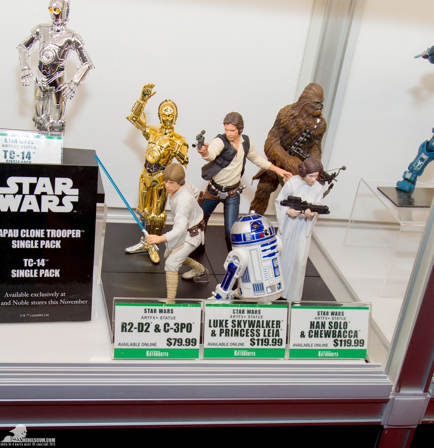 NYCC-2015-Kotobukiya-Star-Wars-The-Force-Awakens-018.jpg