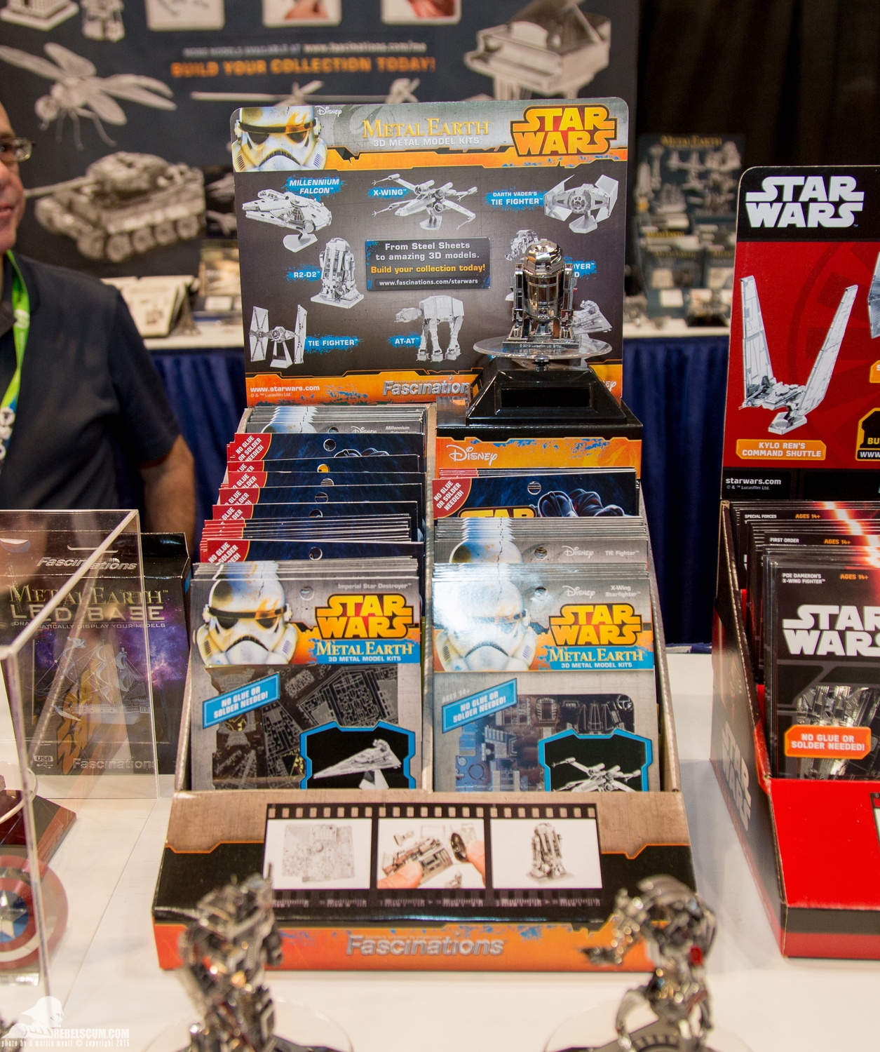 NYCC-2015-Metal-Earth-Star-Wars-The-Force-Awakens-002.jpg