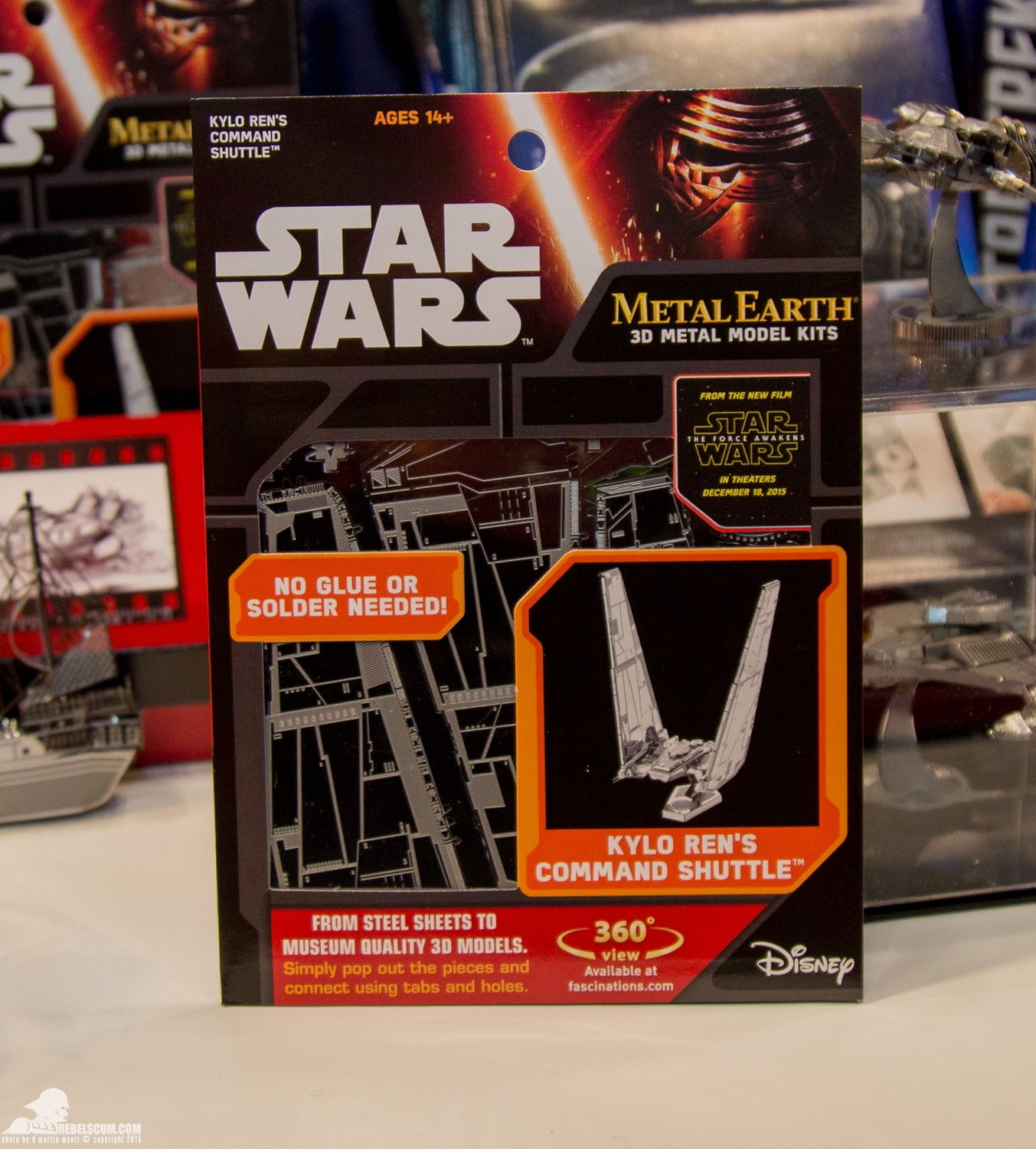 NYCC-2015-Metal-Earth-Star-Wars-The-Force-Awakens-004.jpg