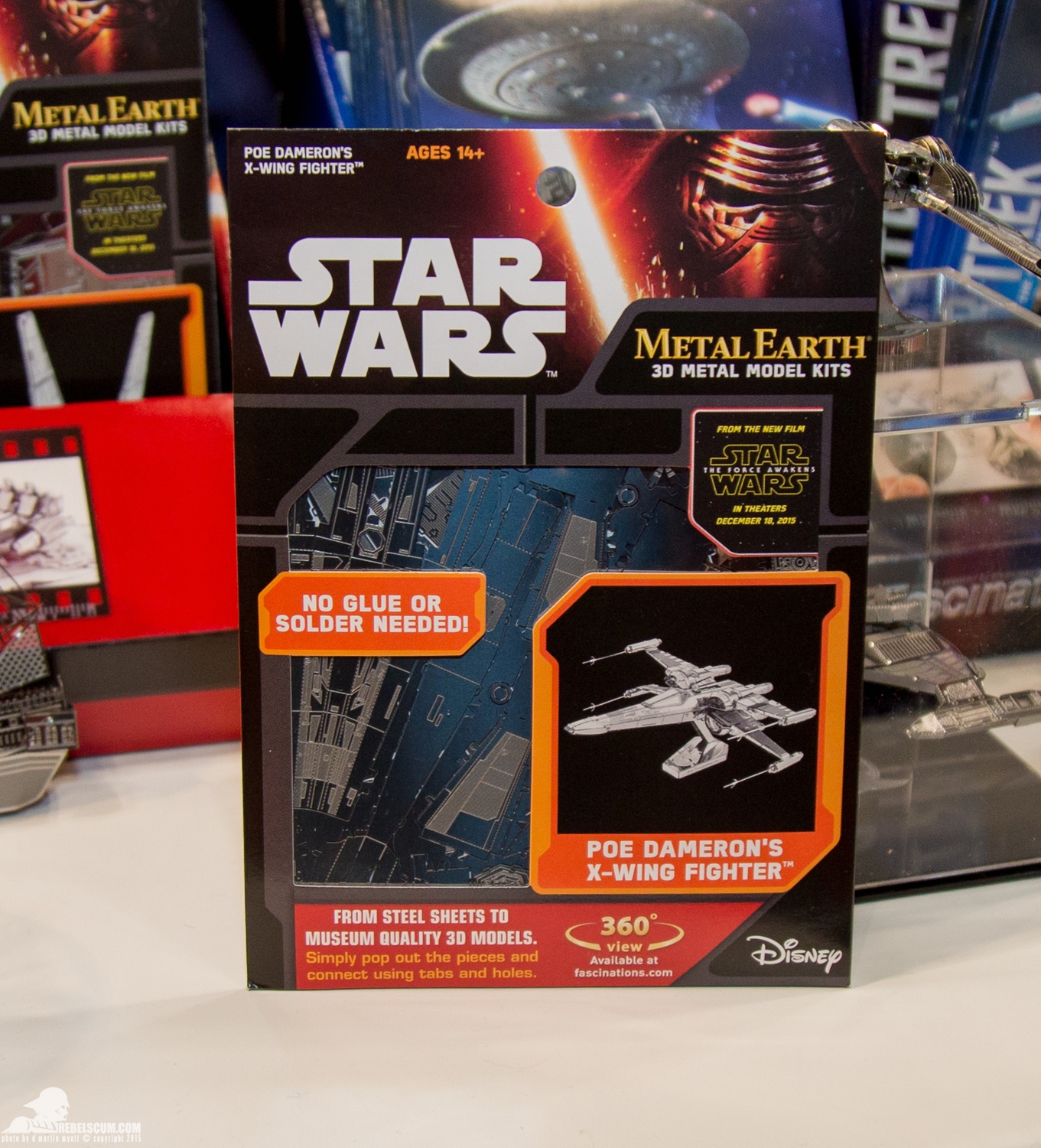 NYCC-2015-Metal-Earth-Star-Wars-The-Force-Awakens-006.jpg