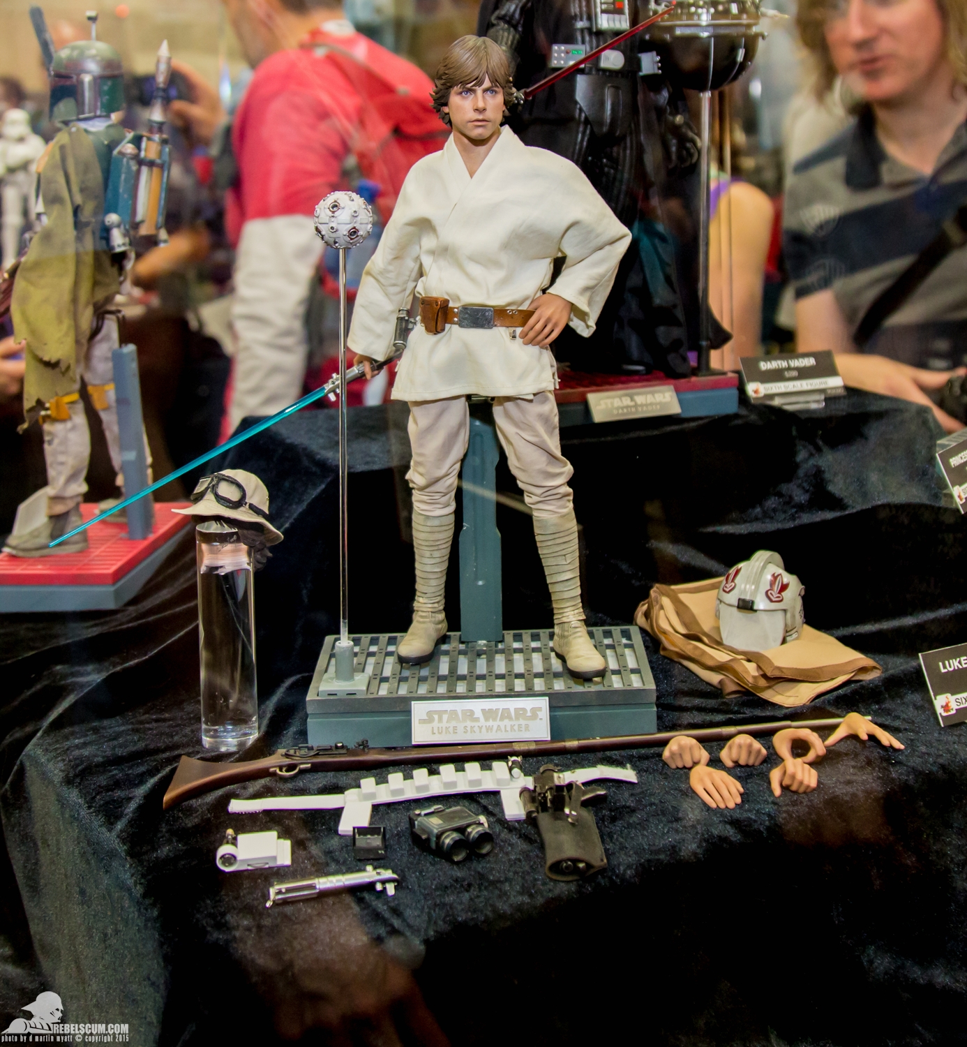 Hot-Toys-Display-2015-San-Diego-Comic-Con-SDCC-014.jpg