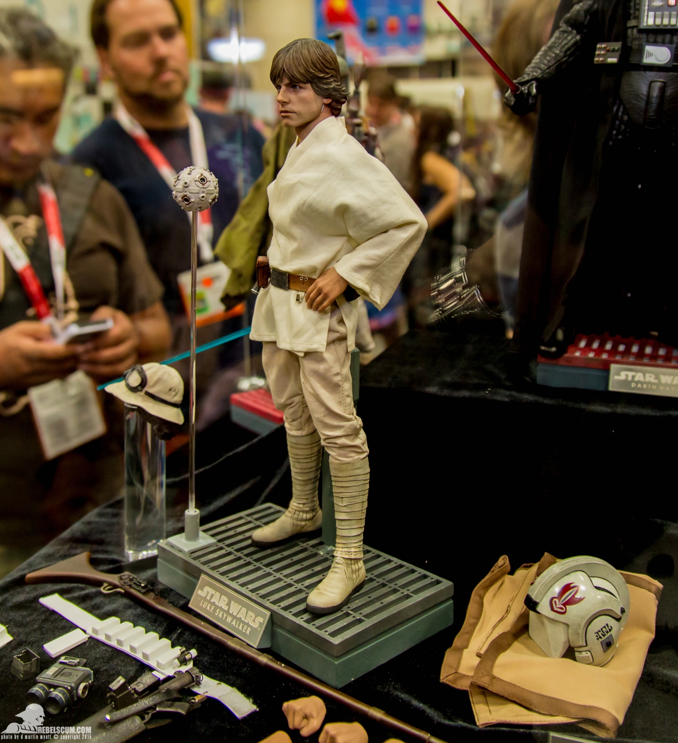 Hot-Toys-Display-2015-San-Diego-Comic-Con-SDCC-016.jpg