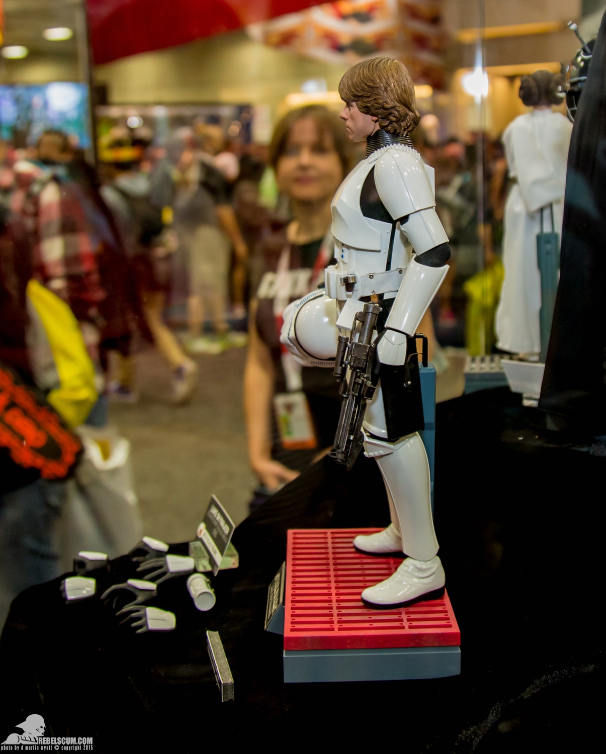 Hot-Toys-Display-2015-San-Diego-Comic-Con-SDCC-032.jpg