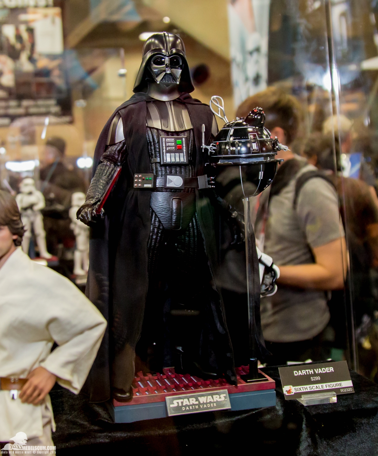 Hot-Toys-Display-2015-San-Diego-Comic-Con-SDCC-038.jpg