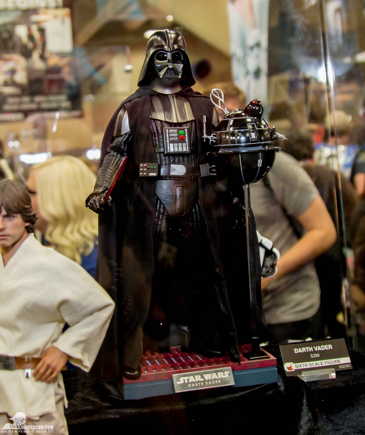 Hot-Toys-Display-2015-San-Diego-Comic-Con-SDCC-039.jpg