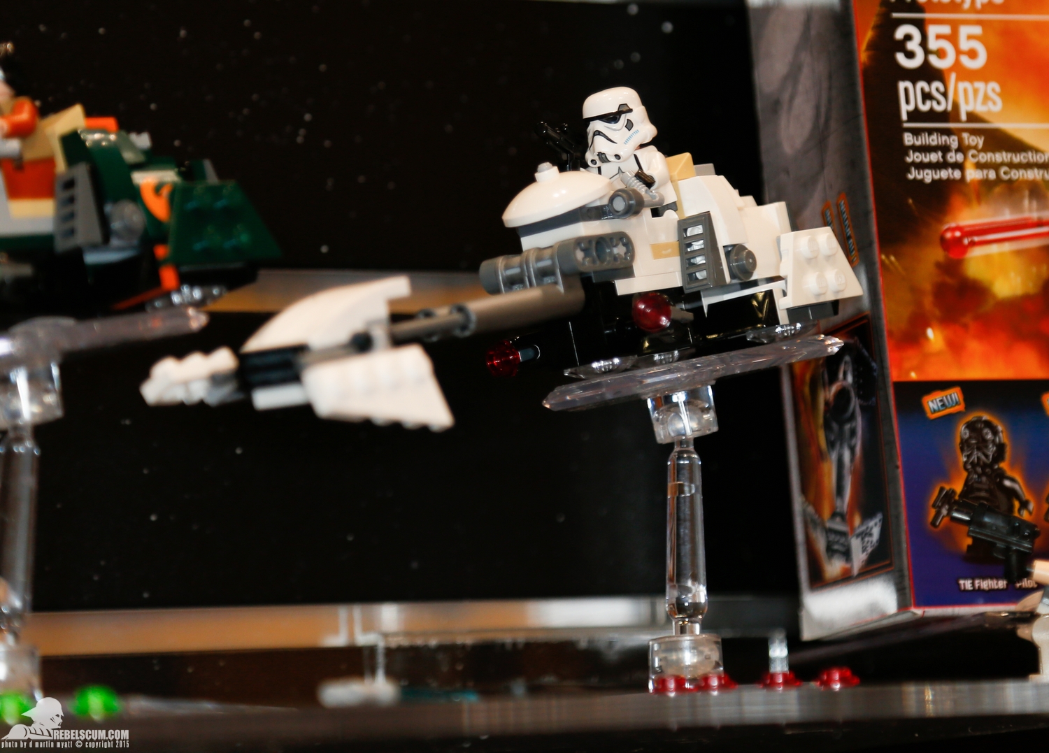 2015-International-Toy-Fair-Star-Wars-Lego-044.jpg