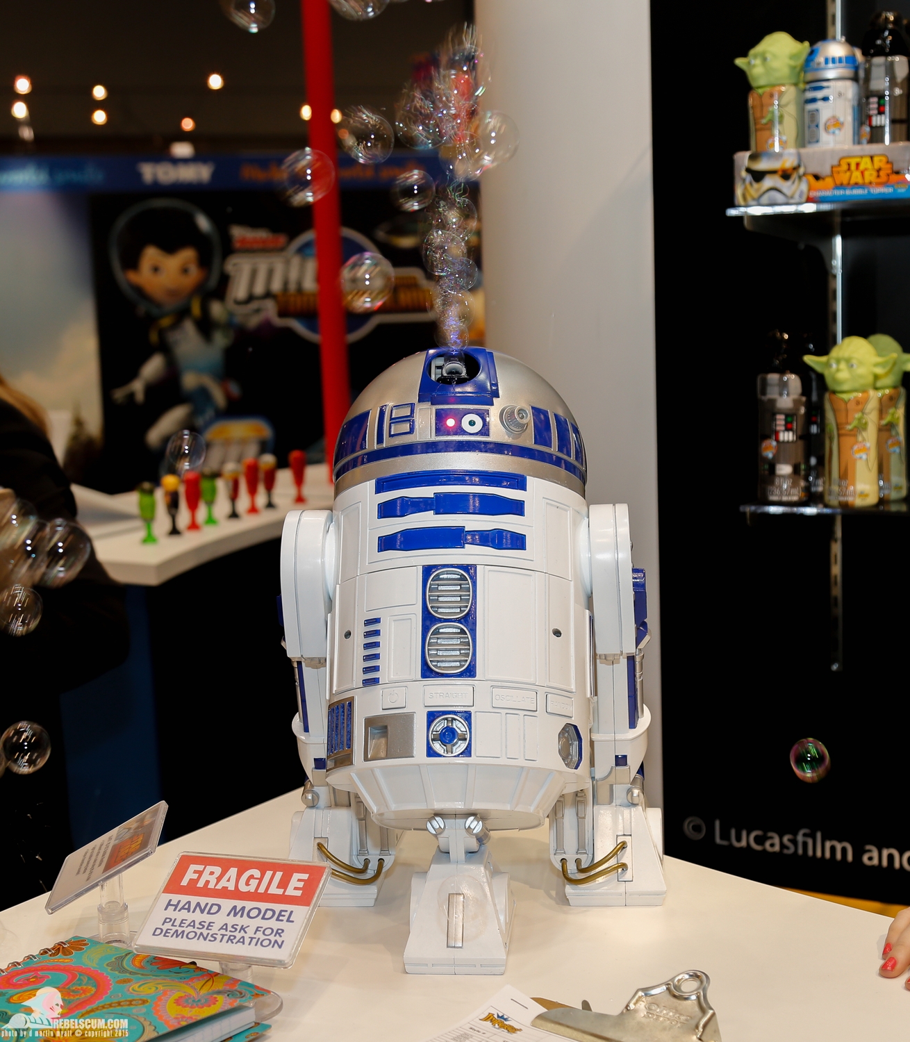 2015-Toy-Fair-Imperial-Star-Wars-Bubble-Fun-007.jpg
