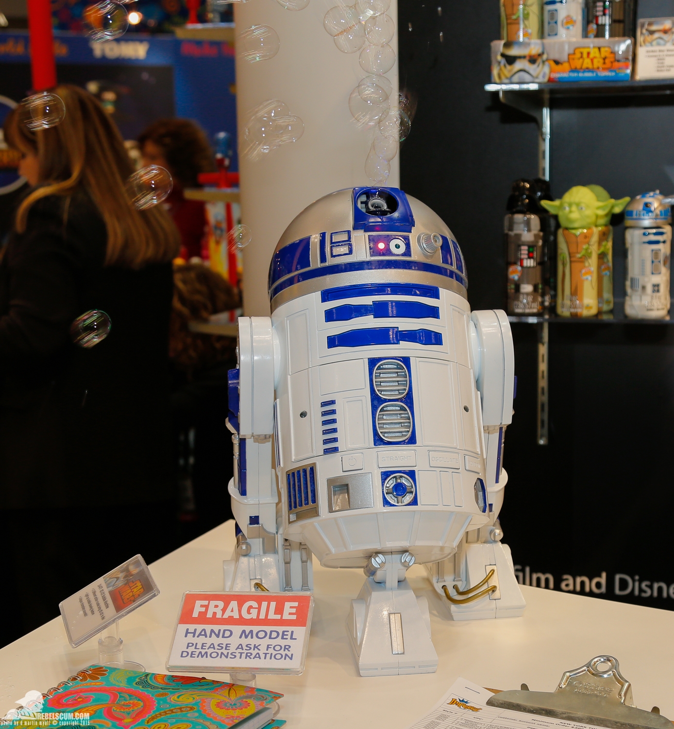 2015-Toy-Fair-Imperial-Star-Wars-Bubble-Fun-008.jpg