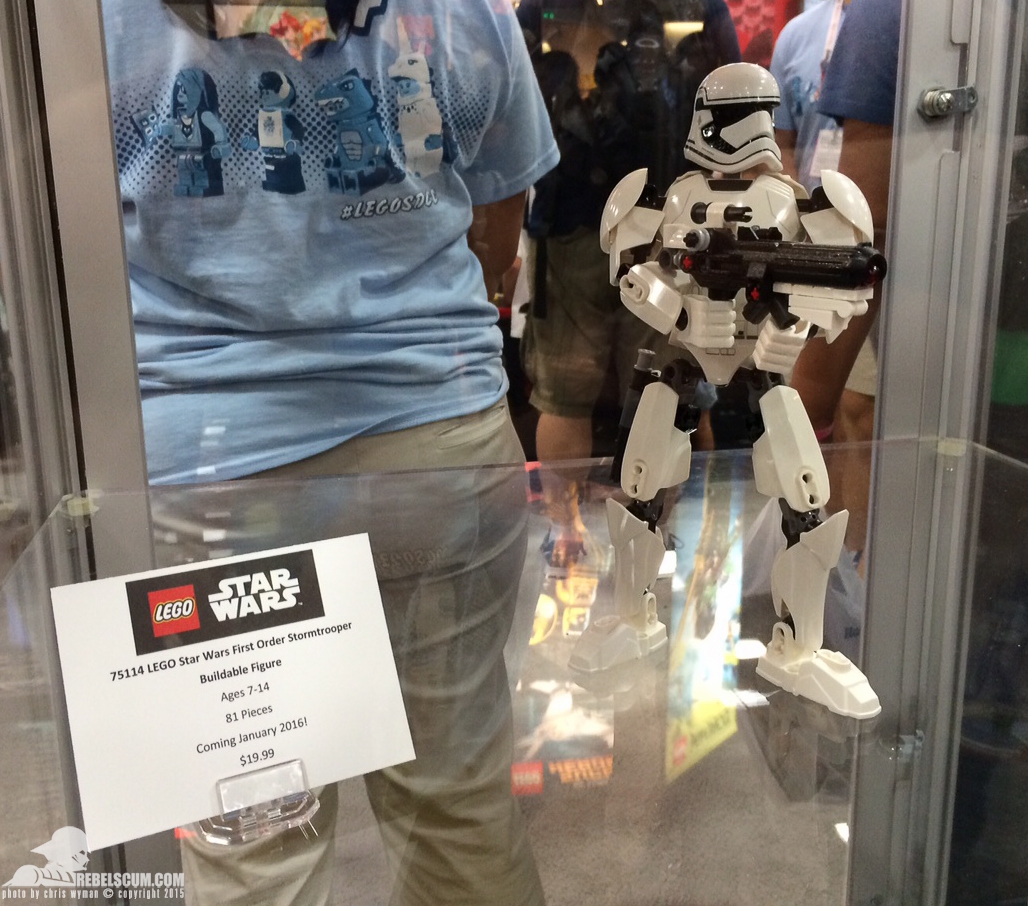 LEGO-First-Order-Stormtrooper-2015-SDCC-001.jpg