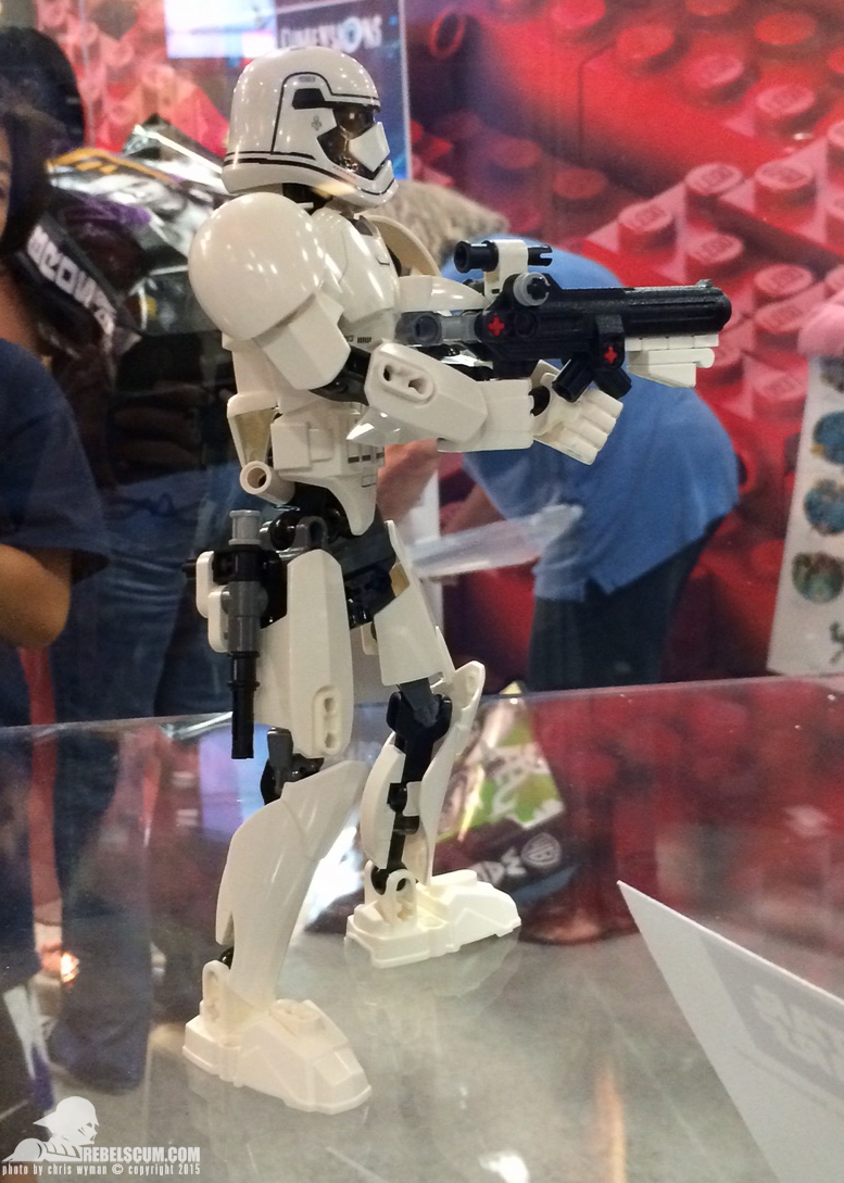 LEGO-First-Order-Stormtrooper-2015-SDCC-004.jpg