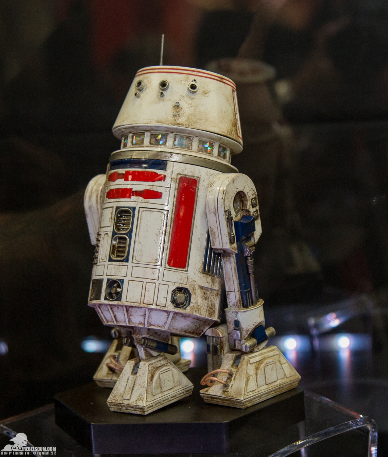 Sideshow-Collectibles-2015-SDCC-013.jpg